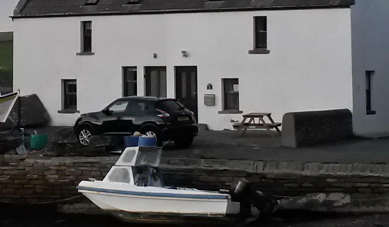 2 The Noust Self Catering Apartment Saint Margarets Hope Bagian luar foto